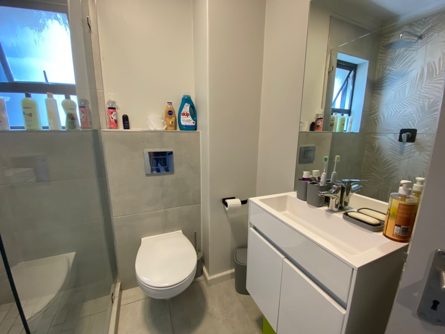 To Let 1 Bedroom Property for Rent in Table View Western Cape